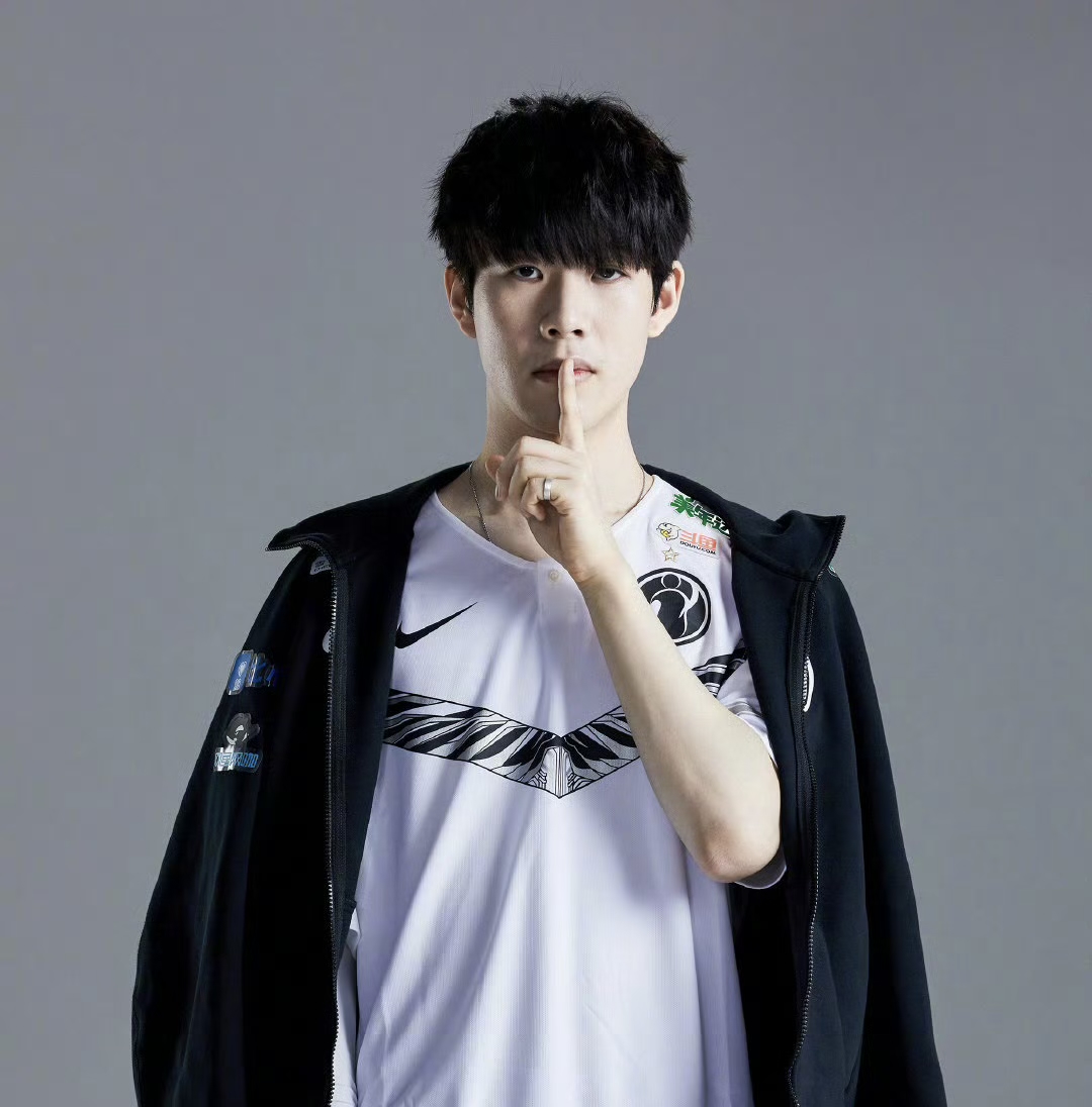 竞争激烈的 竞争激烈的