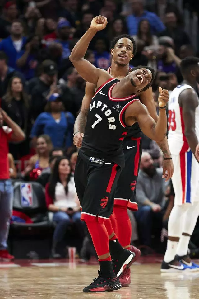 同时保持可 同时保持可